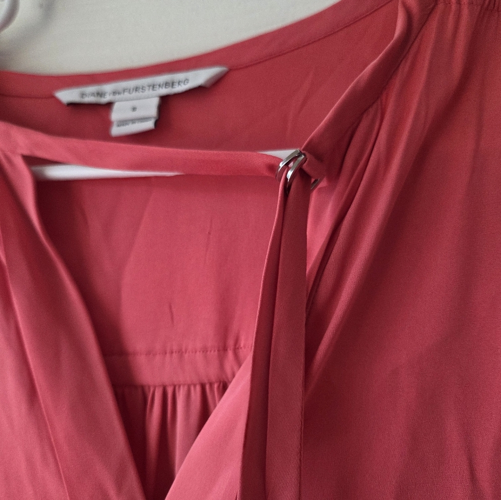 Diane Von‎ Furstenberg Blouse Size 8 Silk Blend Top - Picture 2 of 4